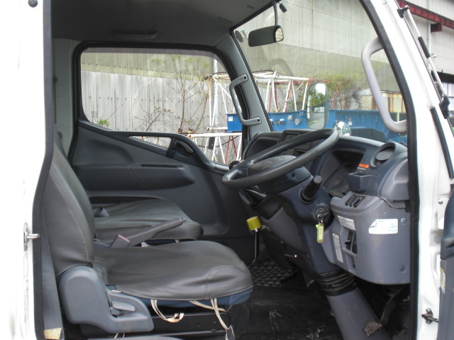 FUSO 2t 20.JPG